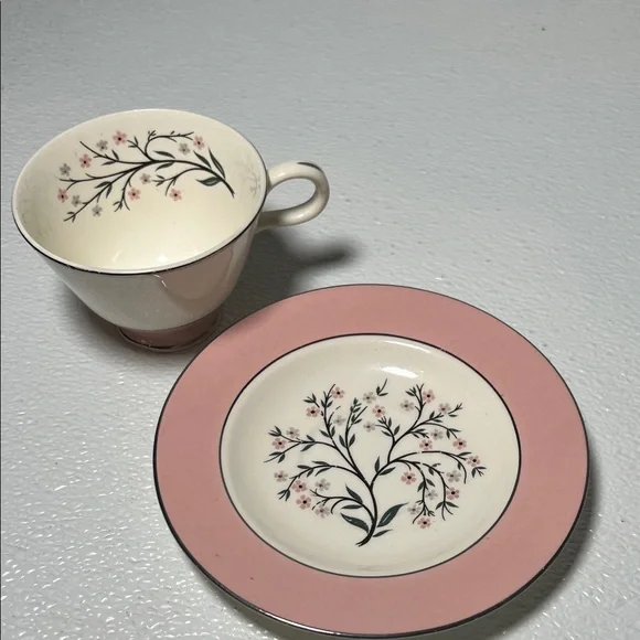 Vintage 1956 Springtime Homer Laughlin Cavalier Eggshell Cup/Saucer 6 Sets